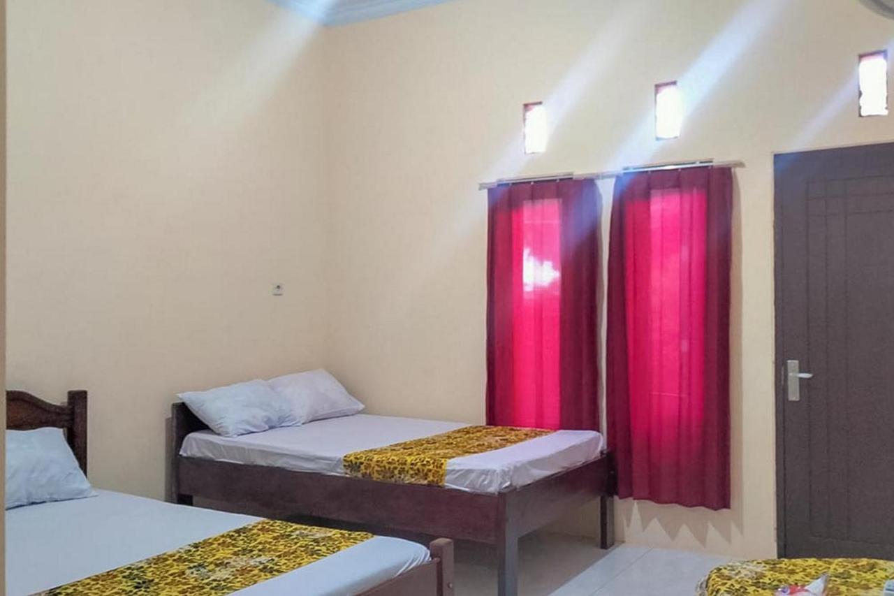 Kelapa Gading Homestay Syariah Redpartner Banyuwangi  Exterior photo