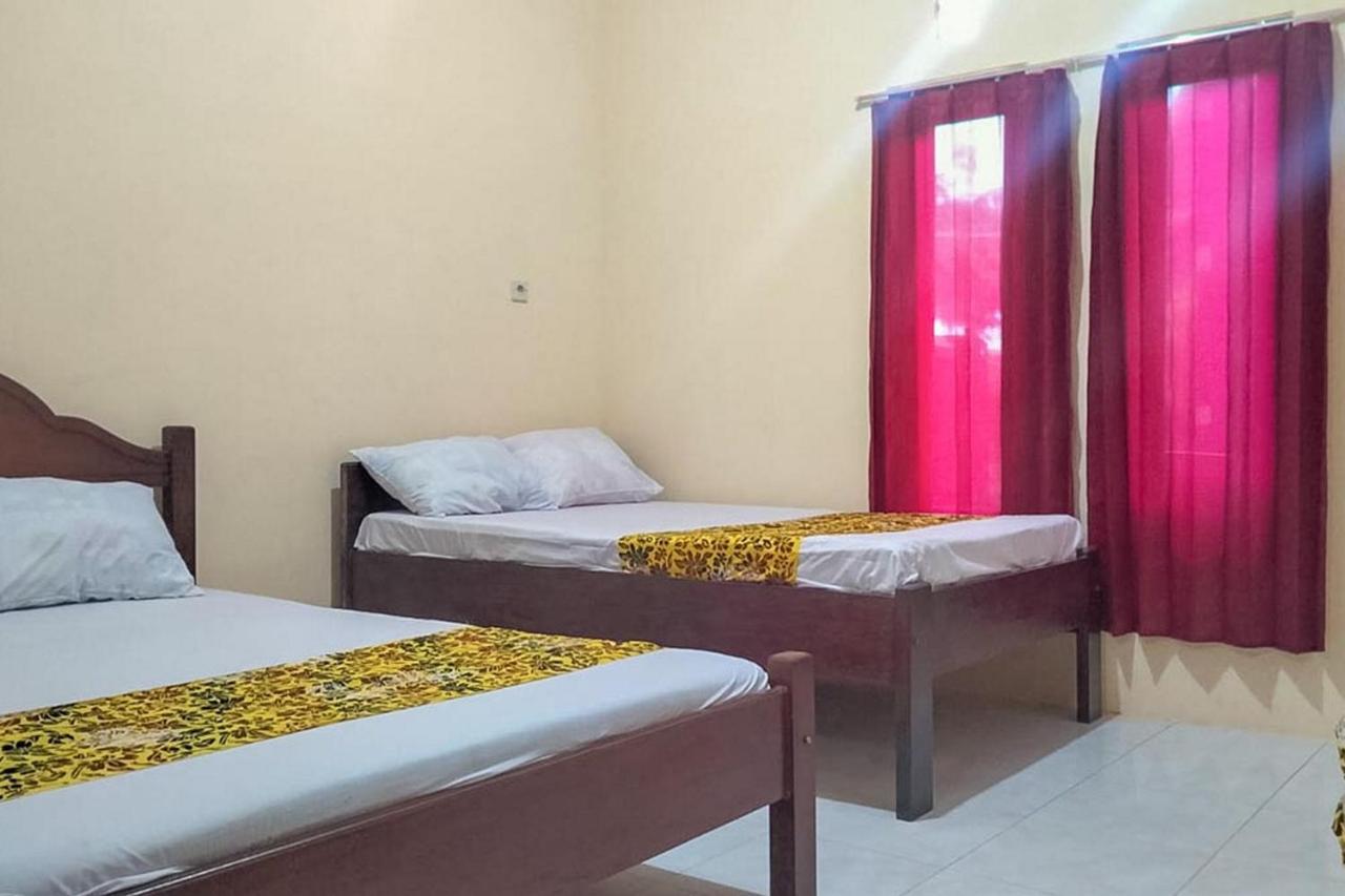 Kelapa Gading Homestay Syariah Redpartner Banyuwangi  Exterior photo