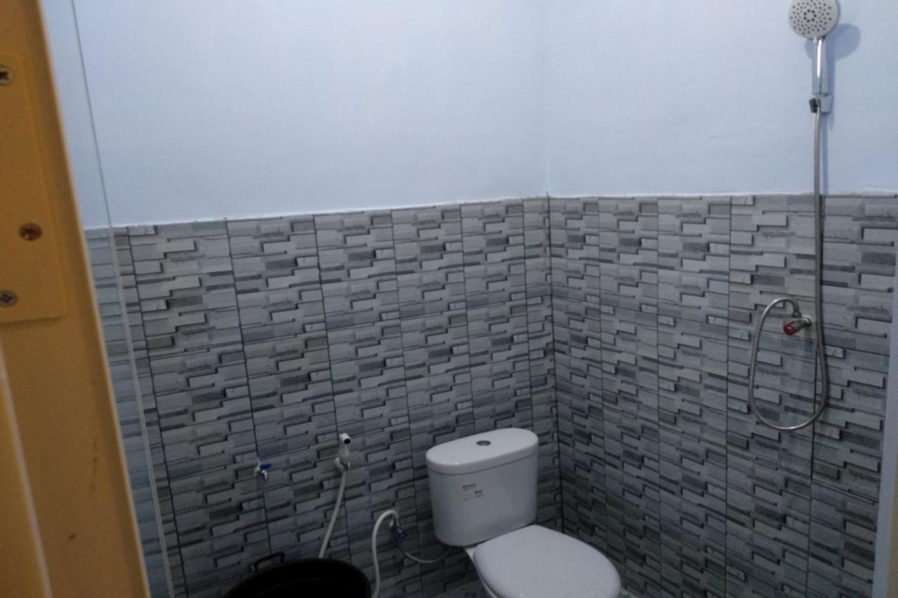 Kelapa Gading Homestay Syariah Redpartner Banyuwangi  Exterior photo