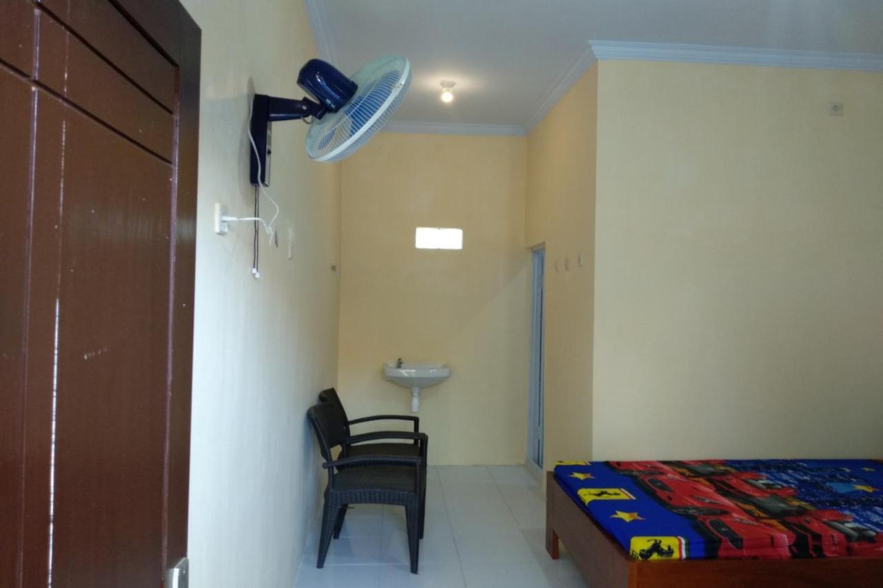 Kelapa Gading Homestay Syariah Redpartner Banyuwangi  Exterior photo