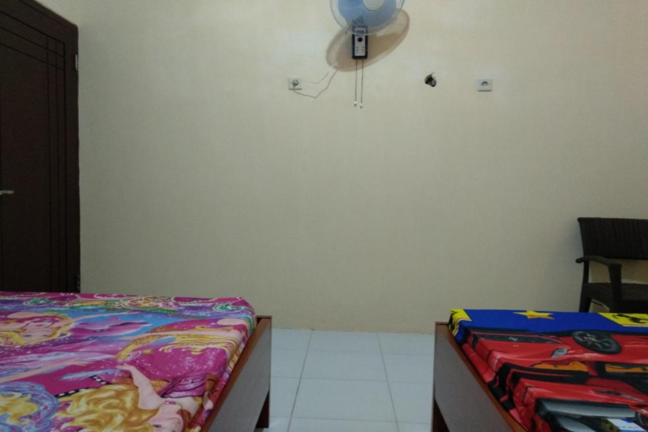 Kelapa Gading Homestay Syariah Redpartner Banyuwangi  Exterior photo